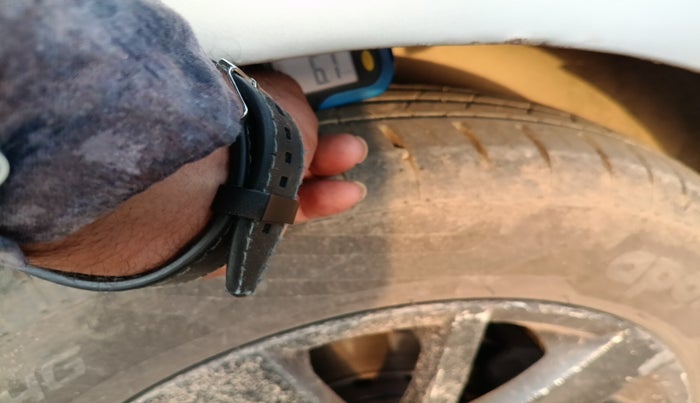 2016 Volkswagen Polo HIGHLINE1.5L, Diesel, Manual, 93,394 km, tyre