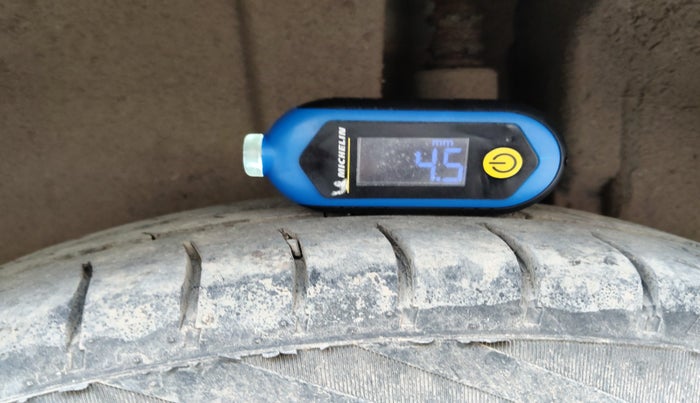 2015 Maruti Swift VDI, Diesel, Manual, 94,092 km, tyre