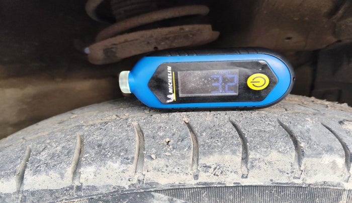 2015 Maruti Swift VDI, Diesel, Manual, 94,092 km, tyre