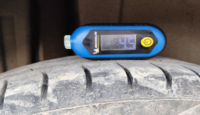 2015 Maruti Swift VDI, Diesel, Manual, 94,092 km, tyre