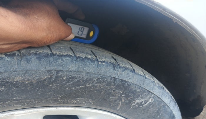 2017 Toyota Etios VX PLATINUM, Petrol, Manual, 2,26,138 km, tyre