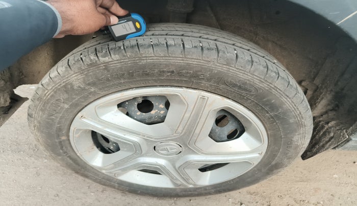 2022 Tata NEXON XM SUNROOF DIESEL, Diesel, Manual, 63,525 km, tyre