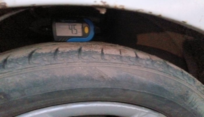 2011 Hyundai Eon MAGNA, Petrol, Manual, 1,45,031 km, tyre