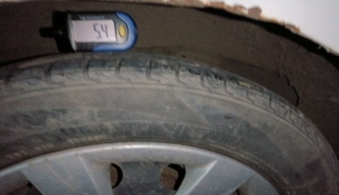 2011 Hyundai Eon MAGNA, Petrol, Manual, 1,45,031 km, tyre