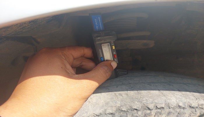 2015 Maruti Swift Dzire VXI, Petrol, Manual, 79,902 km, tyre