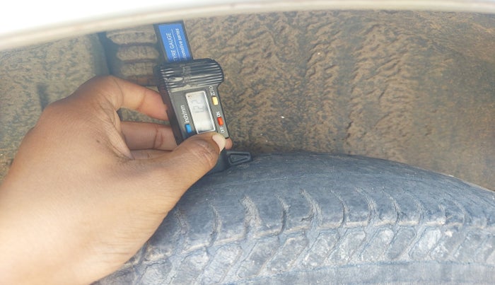 2015 Maruti Swift Dzire VXI, Petrol, Manual, 79,902 km, tyre