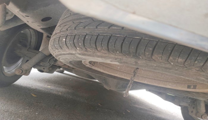 2016 Toyota Innova Crysta 2.4 ZX 7 STR, Diesel, Manual, 2,12,693 km, tyre