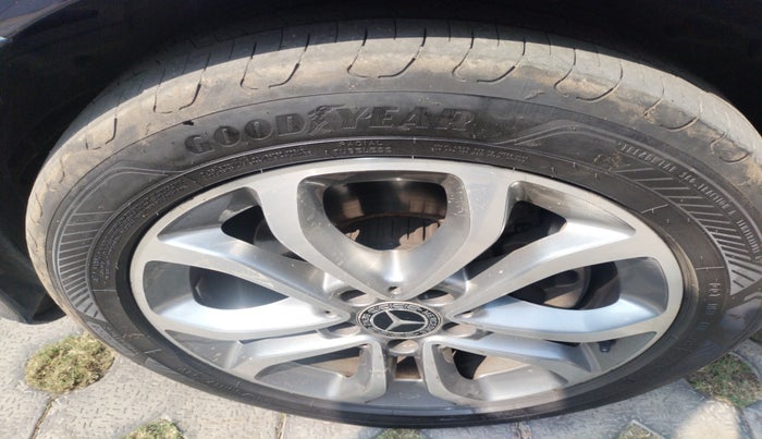 2017 Mercedes Benz C Class C 220 CDI AVANTGARDE, Diesel, Automatic, 43,352 km, tyre