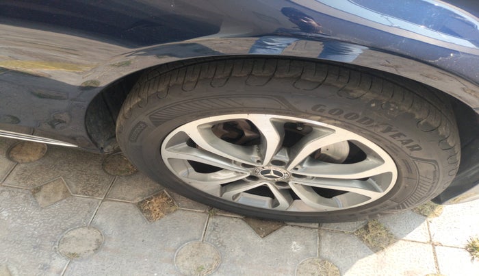 2017 Mercedes Benz C Class C 220 CDI AVANTGARDE, Diesel, Automatic, 43,352 km, tyre