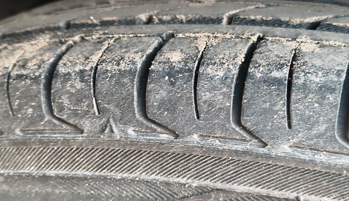 2017 Maruti Wagon R 1.0 VXI, Petrol, Manual, 95,051 km, tyre