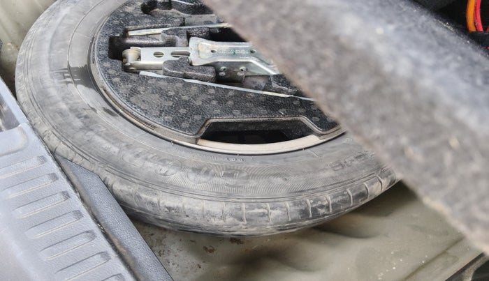 2019 Maruti Vitara Brezza ZDI, Diesel, Manual, 1,20,142 km, tyre