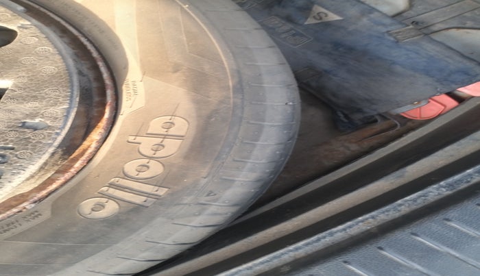 2016 Hyundai Creta BASE 1.4 DIESEL, Diesel, Manual, 1,99,660 km, tyre