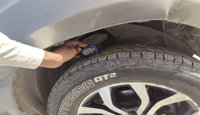 2016 Nissan Terrano XV D THP 110 PS, Diesel, Manual, 1,00,689 km, tyre