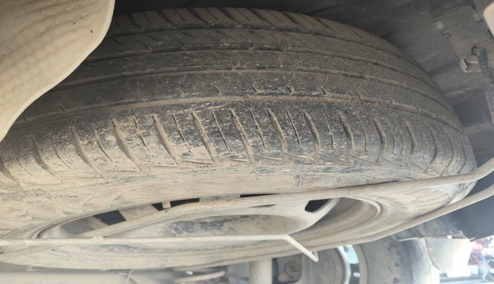 2016 Nissan Terrano XV D THP 110 PS, Diesel, Manual, 1,00,689 km, tyre