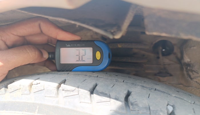 2014 Maruti Alto 800 VXI, Petrol, Manual, 68,311 km, tyre