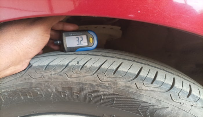 2013 Hyundai i20 ASTA 1.2, Petrol, Manual, 1,27,786 km, tyre