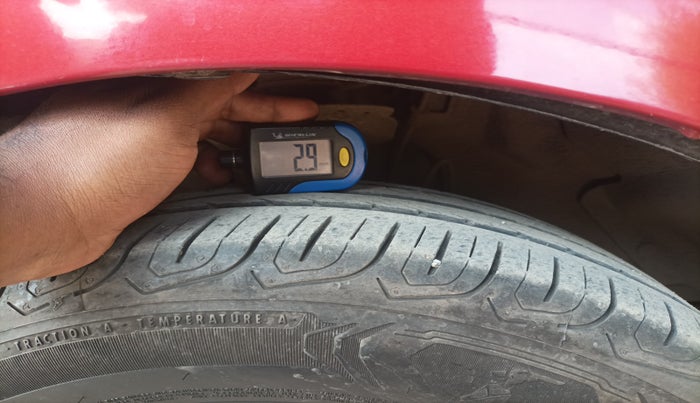 2013 Hyundai i20 ASTA 1.2, Petrol, Manual, 1,27,786 km, tyre