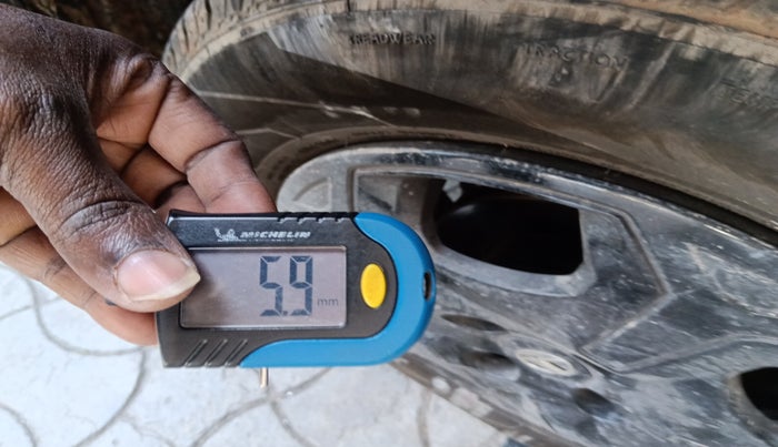 2022 Tata PUNCH ACCOMPLISHED MT, Petrol, Manual, 14,497 km, tyre