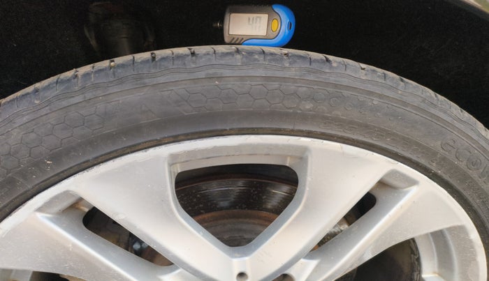 2013 Mercedes Benz C Class C250 CDI AT AVANTGARDE, Diesel, Automatic, 1,38,691 km, tyre