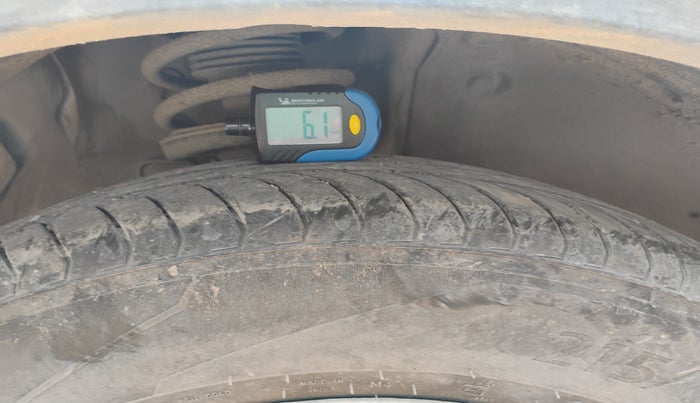 2024 MG ASTOR Sprint 1.5 MT (Ivory), Petrol, Manual, 14,112 km, tyre