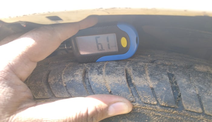 2011 Mahindra Verito 1.5 D4 BS III, Diesel, Manual, 90,034 km, tyre