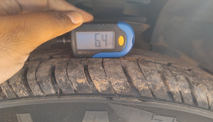 2011 Mahindra Verito 1.5 D4 BS III, Diesel, Manual, 90,034 km, tyre