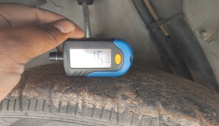 2011 Mahindra Verito 1.5 D4 BS III, Diesel, Manual, 90,034 km, tyre