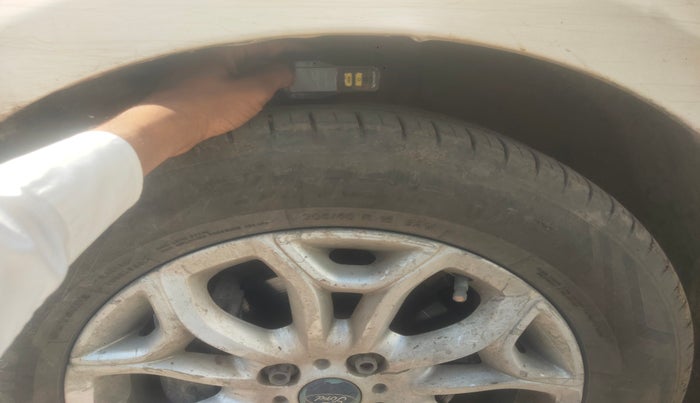 2013 Ford Ecosport TITANIUM 1.5L DIESEL, Diesel, Manual, 1,61,367 km, tyre