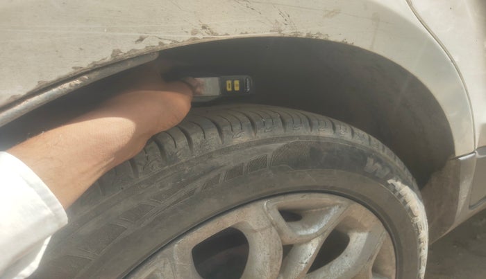 2013 Ford Ecosport TITANIUM 1.5L DIESEL, Diesel, Manual, 1,61,367 km, tyre