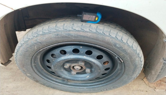 2014 Maruti Wagon R 1.0 VXI, Petrol, Manual, 1,07,253 km, tyre