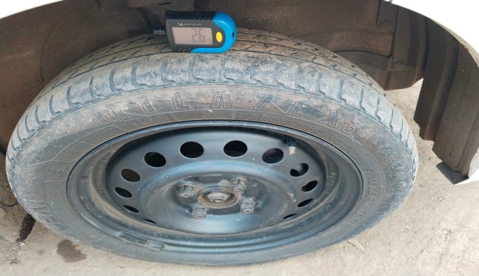 2014 Maruti Wagon R 1.0 VXI, Petrol, Manual, 1,07,253 km, tyre