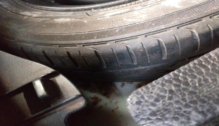 2014 Maruti Wagon R 1.0 VXI, Petrol, Manual, 1,07,253 km, tyre