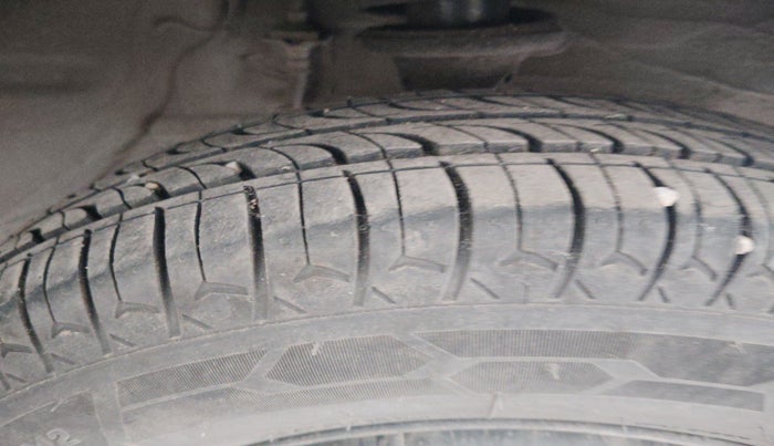 2013 Maruti Alto 800 LXI, Petrol, Manual, 97,715 km, tyre