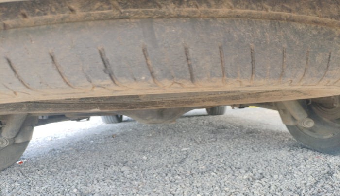 2018 Tata Hexa XTA 4X2 6 STR, Diesel, Automatic, 1,63,954 km, tyre