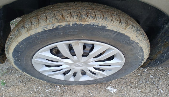 2019 Maruti Dzire VDI, Diesel, Manual, 1,30,988 km, tyre