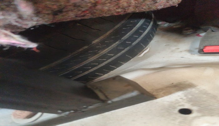 2014 Maruti Wagon R 1.0 VXI, Petrol, Manual, 1,03,893 km, tyre