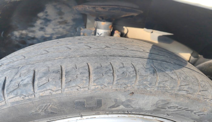 2015 Renault Duster 85 PS RXL DIESEL, Diesel, Manual, 1,58,391 km, tyre