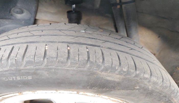 2015 Renault Duster 85 PS RXL DIESEL, Diesel, Manual, 1,58,391 km, tyre