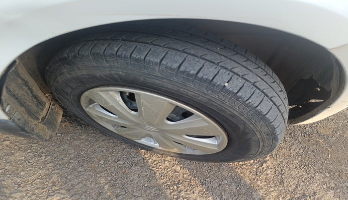 2011 Maruti Swift Dzire VXI, Petrol, Manual, 92,826 km, tyre