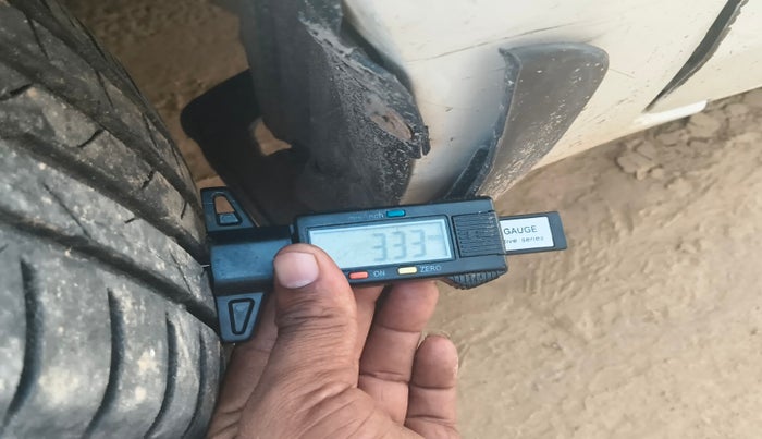 2013 Toyota Etios GD, Diesel, Manual, 1,51,935 km, tyre