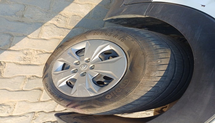 2019 Hyundai Creta E PLUS 1.4 DIESEL, Diesel, Manual, 1,16,409 km, tyre