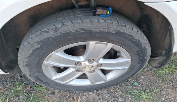 2010 Skoda Laura AMBIENTE 1.9 TDI MT, Diesel, Manual, 2,68,062 km, tyre