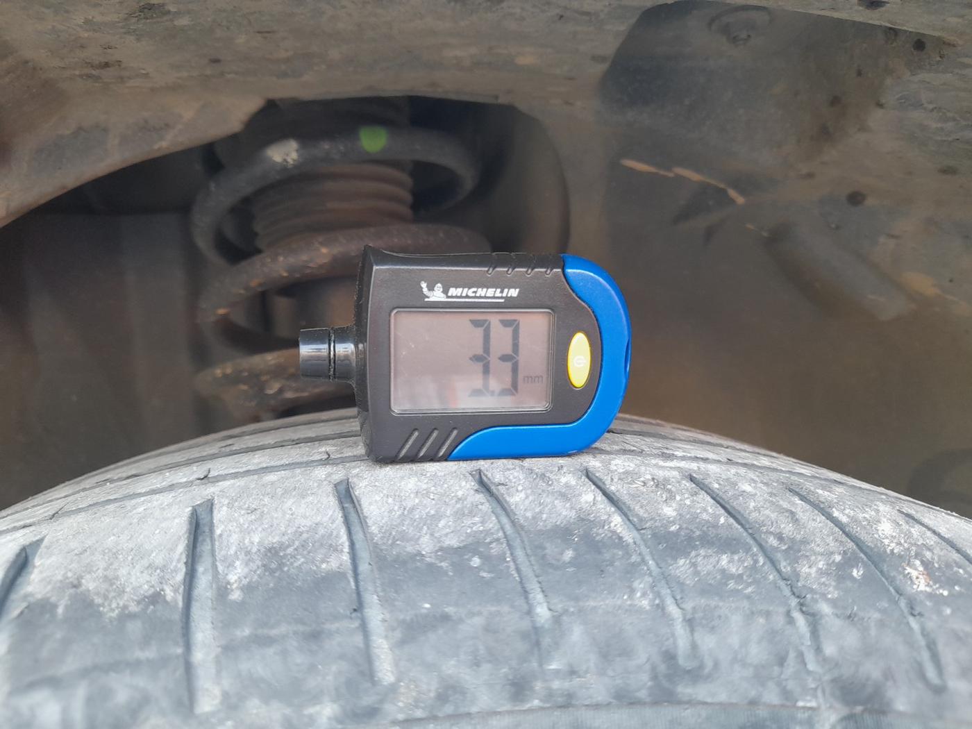 2023 Jeep MERIDIAN LIMITED (O) 4X4 AT, Diesel, Automatic, 24,200 km, tyre