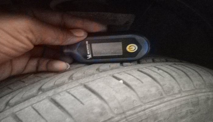 2022 Hyundai VENUE S 1.2, Petrol, Manual, 30,712 km, tyre