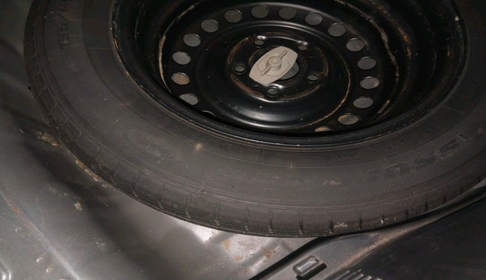 2022 Hyundai VENUE S 1.2, Petrol, Manual, 30,712 km, tyre