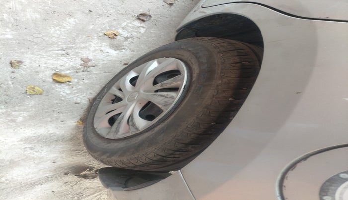 2021 Maruti Swift VXI AMT, Petrol, Automatic, 27,540 km, tyre