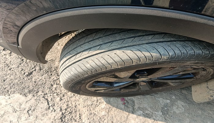 2024 Volkswagen TAIGUN GT Line 1.0L TSI MT, Petrol, Manual, 22,155 km, tyre