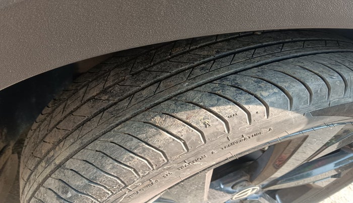 2024 Volkswagen TAIGUN GT Line 1.0L TSI MT, Petrol, Manual, 22,155 km, tyre