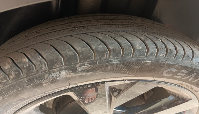 2024 Volkswagen TAIGUN GT Line 1.0L TSI MT, Petrol, Manual, 22,155 km, tyre