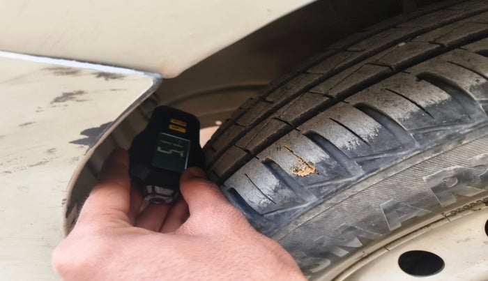 2013 Maruti Wagon R 1.0 LXI CNG, Petrol, Manual, 84,903 km, tyre